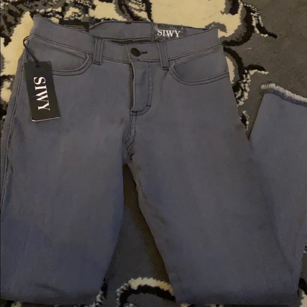 Skinny pants